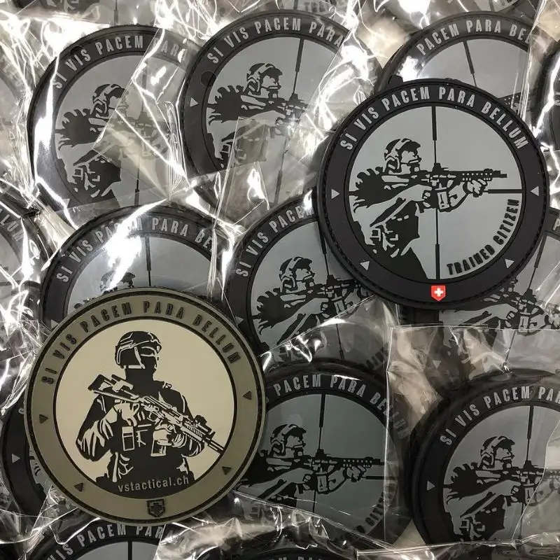 Durable 3D PVC rubber tactical morale patches featuring a soldier silhouette and Si Vis Pacem Para Bellum motto. Custom manufactured patches.